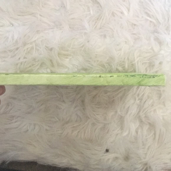 Leaf with water droplets acrylic painting - Picture 3 of 7